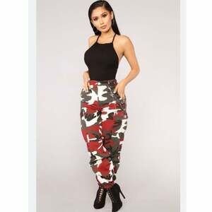 Fashion Nova Red Camo Cargo Jogger Pants Women’s Small High Rise Utility Army